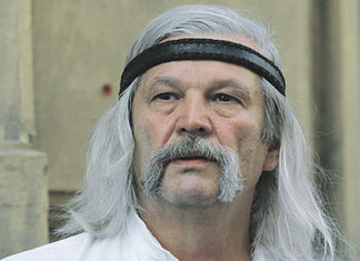 A nemzet sebésze a zarándokvonaton