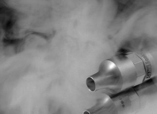 Tilos lesz eladni e-cigit a fiataloknak az USA-ban