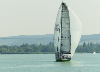 Miniszteri biztos a Balatonon