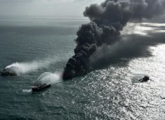 Beláthatatlan következményei lesznek az elsüllyedt konténerhajónak!