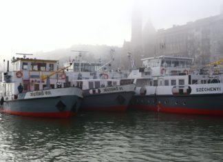 Készenlétben a vízügyes jégtörő flotta!