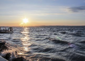 A júliusi balatoni vendégforgalom meghaladja a COVID előtti számokat