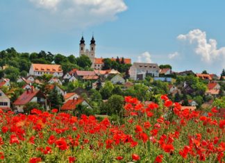 A főszezon félidejében országosan is jól teljesít a turizmus