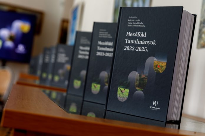 06c34b616b-20260401sarbogardkodolanyikonyvbemutato0002k